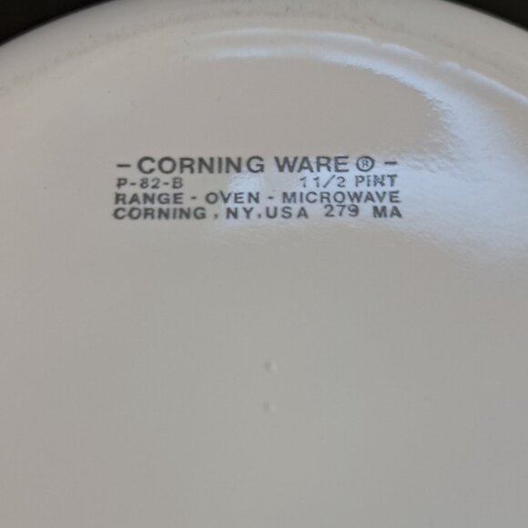 Vintage Corning Ware Casserole Dish - Picture 2 of 6